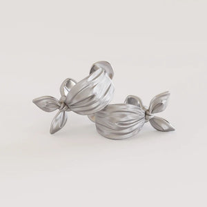 Chic Silver Knotwear