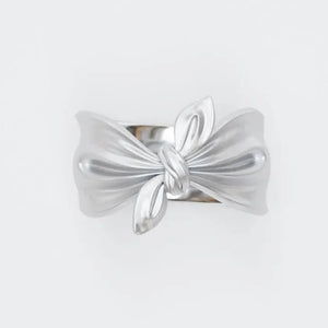 Elegant Knot Silver Ring